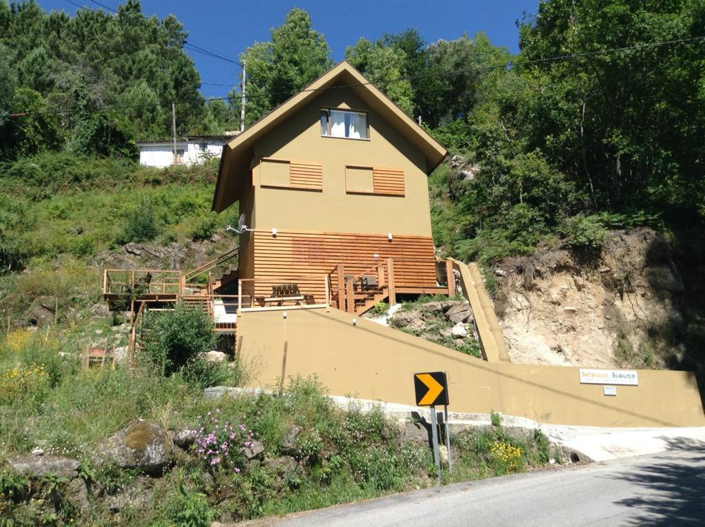 Brown House Villa Герес Екстериор снимка