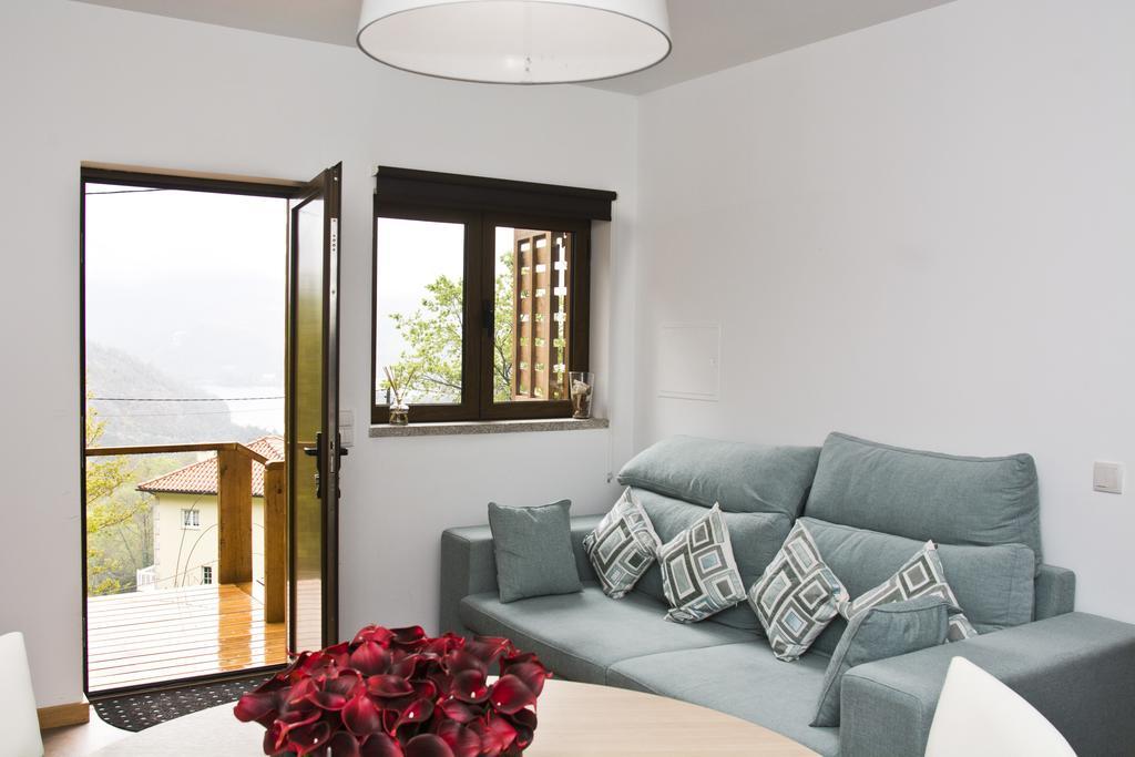 Brown House Villa Герес Екстериор снимка